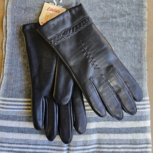 Black women's winter gloves & white/grey muffler - Picture 1 of 6